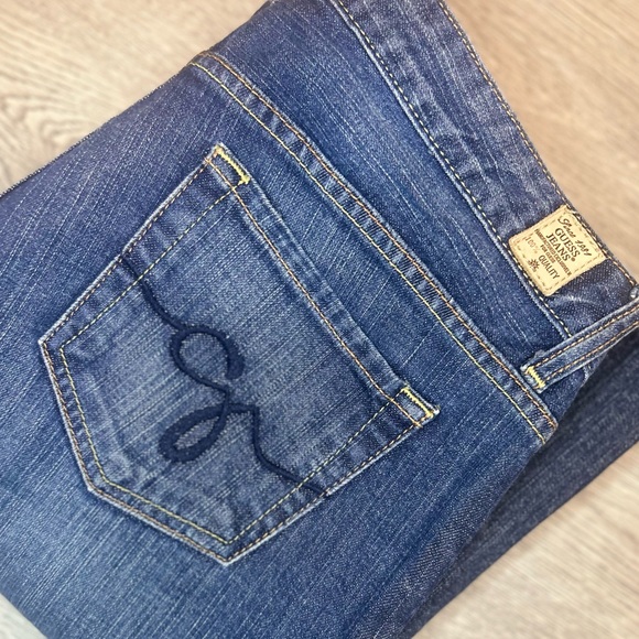 Guess women’s jeans size 29 - Picture 2 of 3